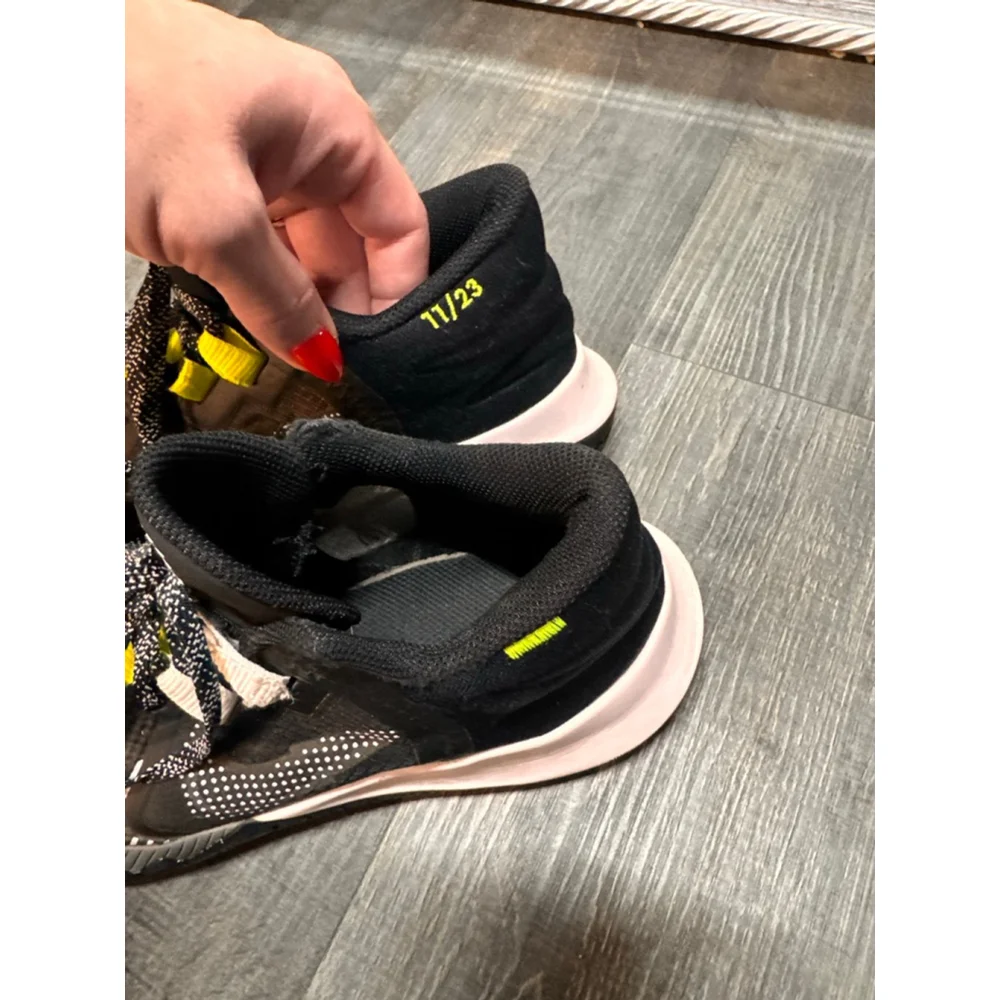 Men's Nike‎ Kyrie Flytrap 5 Black Yellow Athletic Shoes